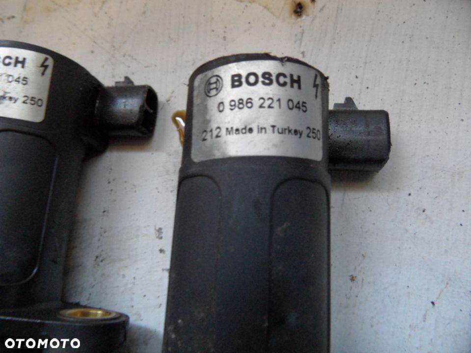 CEWKA ZAPLONOWA SCENIC I 2.0 16V 0986221045 - 2