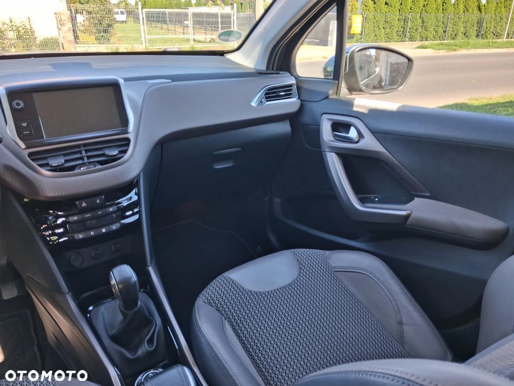 Peugeot 2008 1.6 VTi Allure - 21