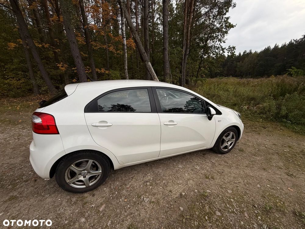 Kia Rio - 15