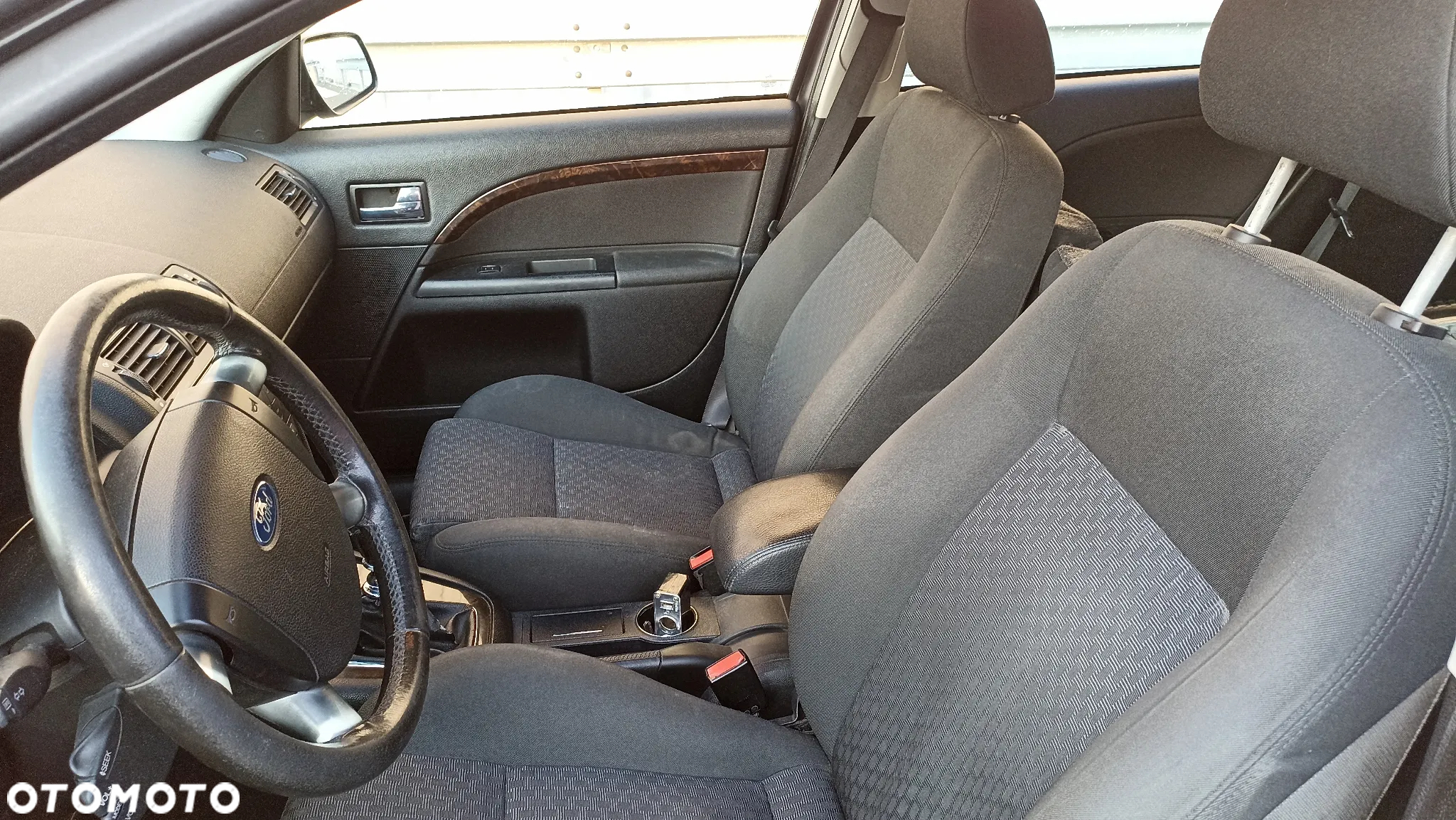 Ford Mondeo 2.0 TDCi Ghia - 9