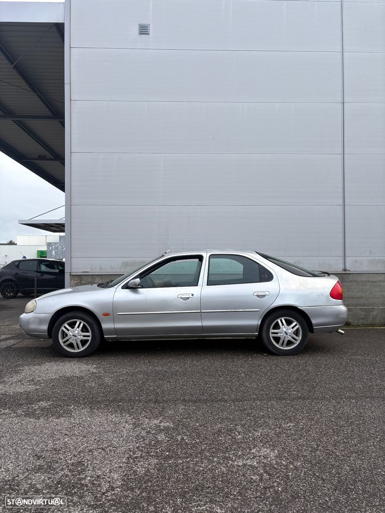 Ford Mondeo 1.8 TD Ghia - 1