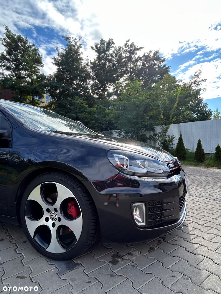 Volkswagen Golf - 8