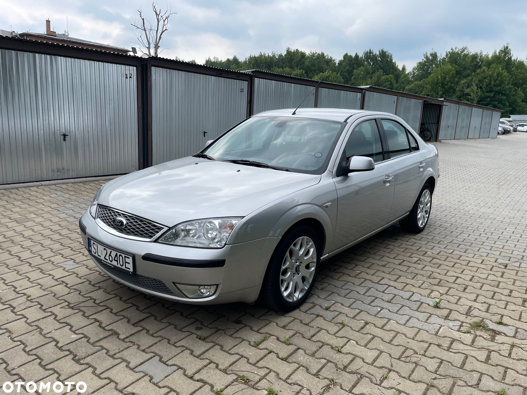 Ford Mondeo 1.8 Ghia - 10
