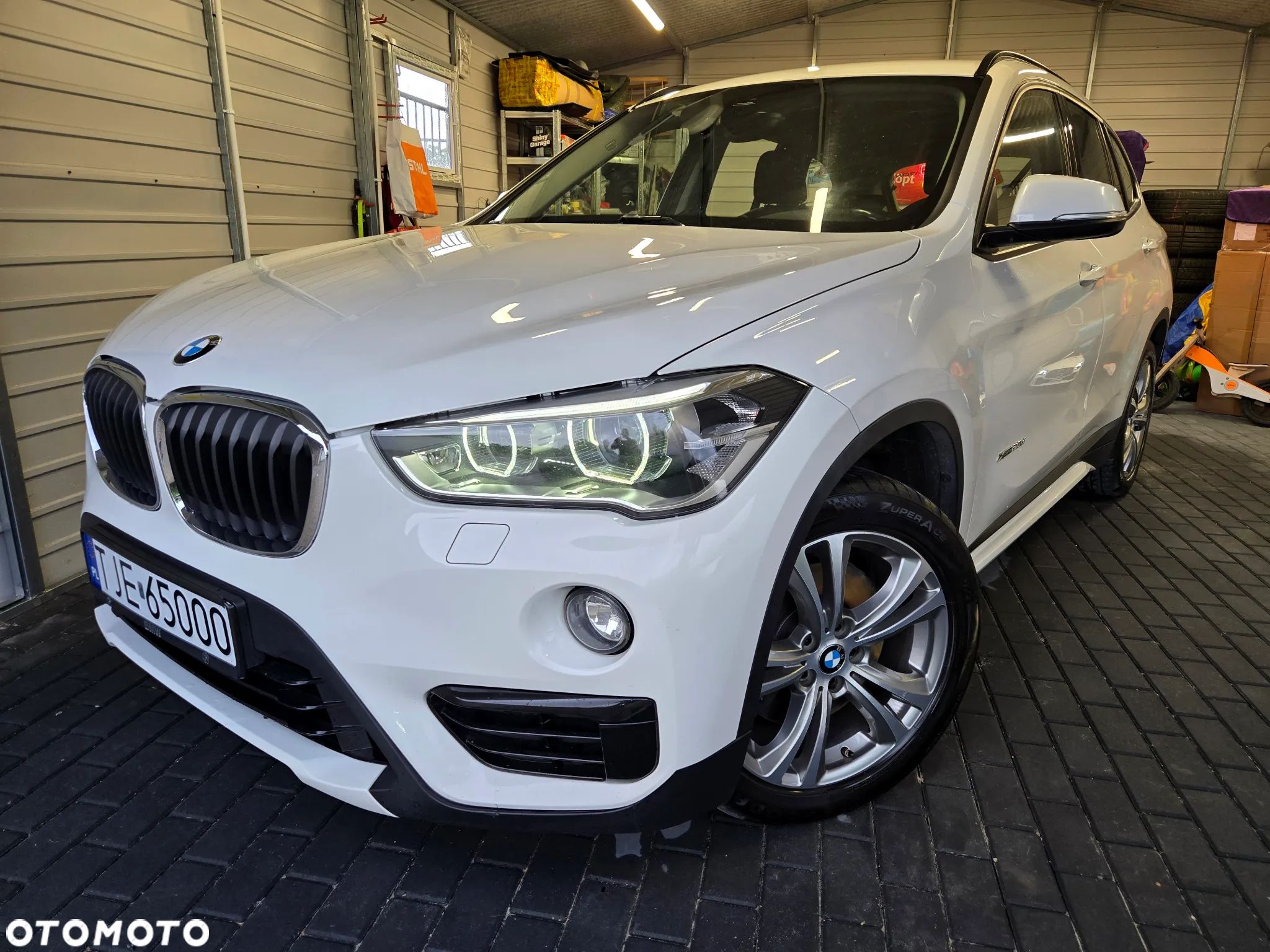 BMW X1 xDrive20d Sport Line - 1