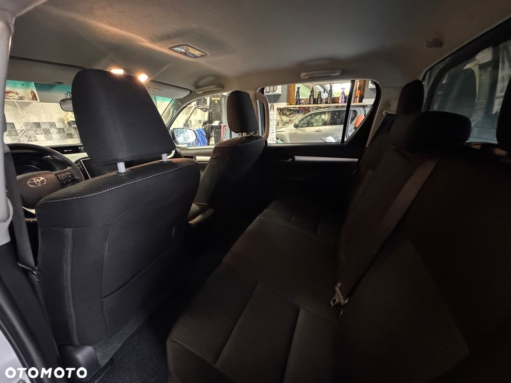 Toyota Hilux 2.4 D-4D Double Cab DLX 4x4 - 24