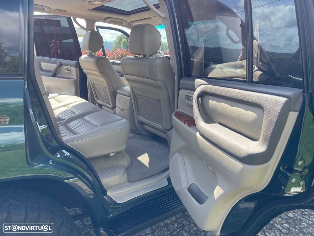 Toyota Land Cruiser - 13