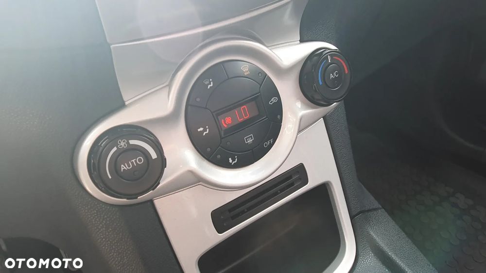 Ford Fiesta 1.4 TDCi Platinium X - 14