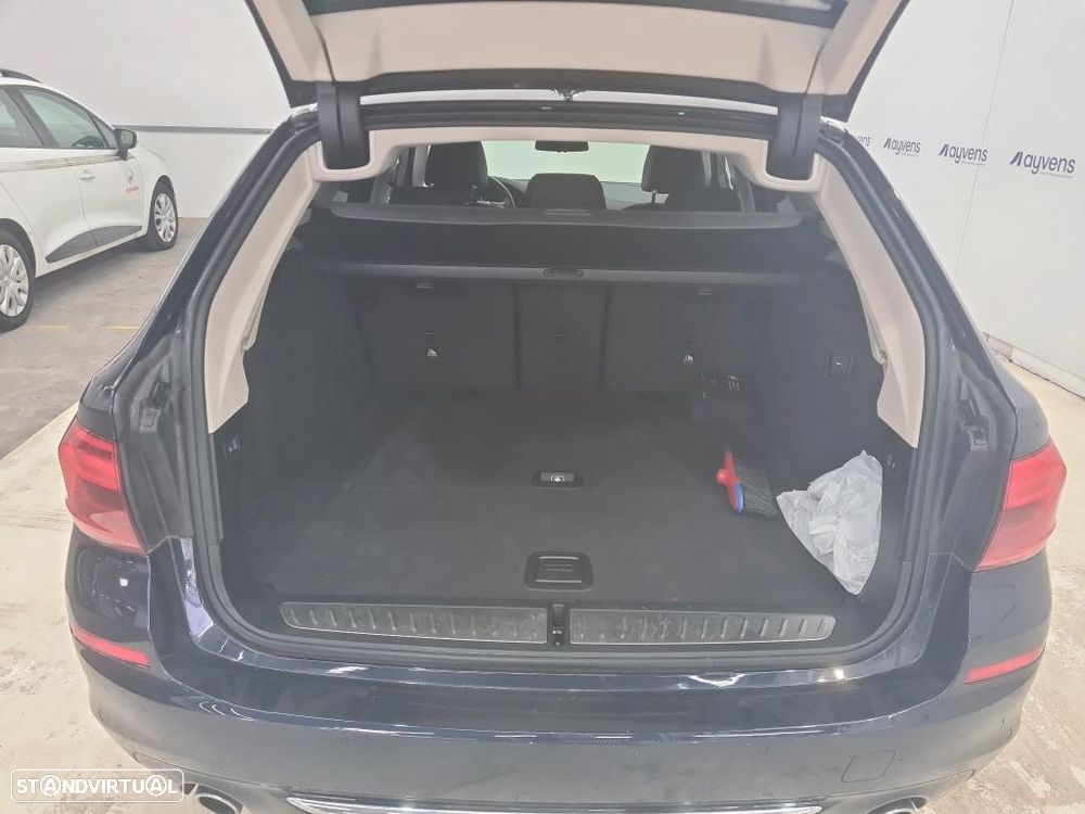 BMW 520 d Auto - 11