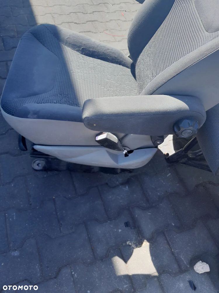 Fotel pasażera Renault Trafic II - 4