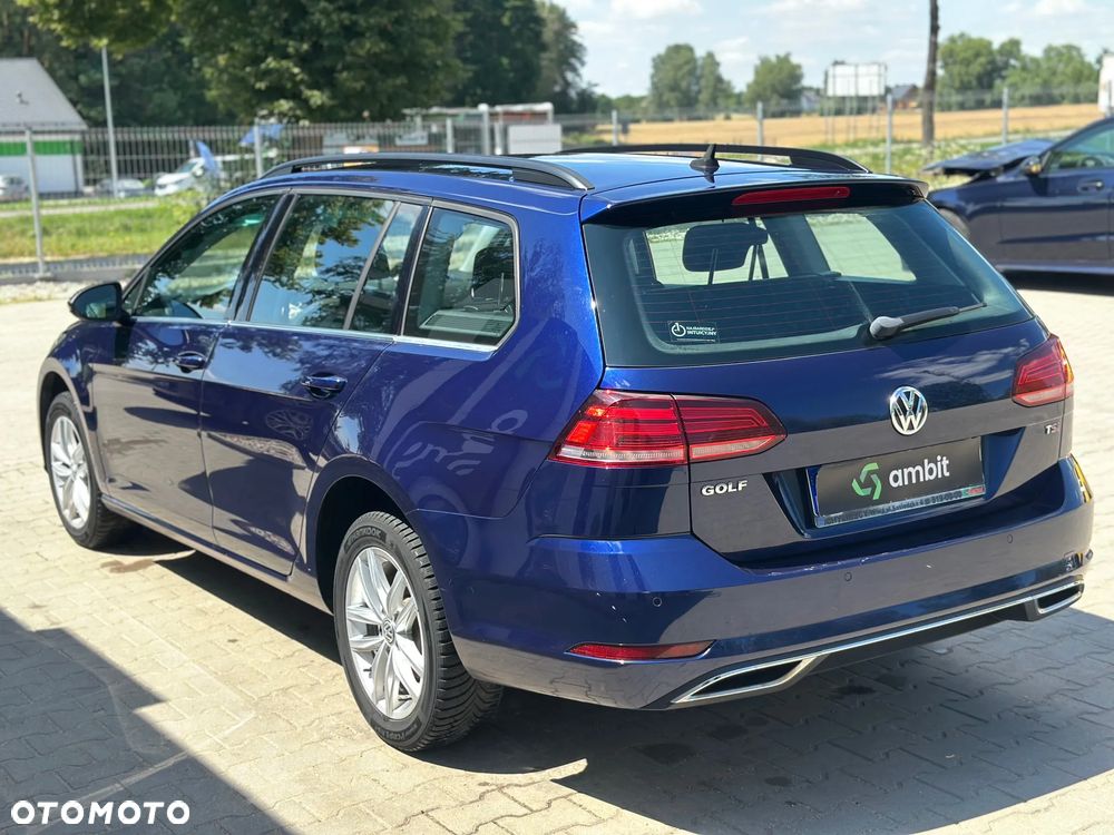 Volkswagen Golf - 6