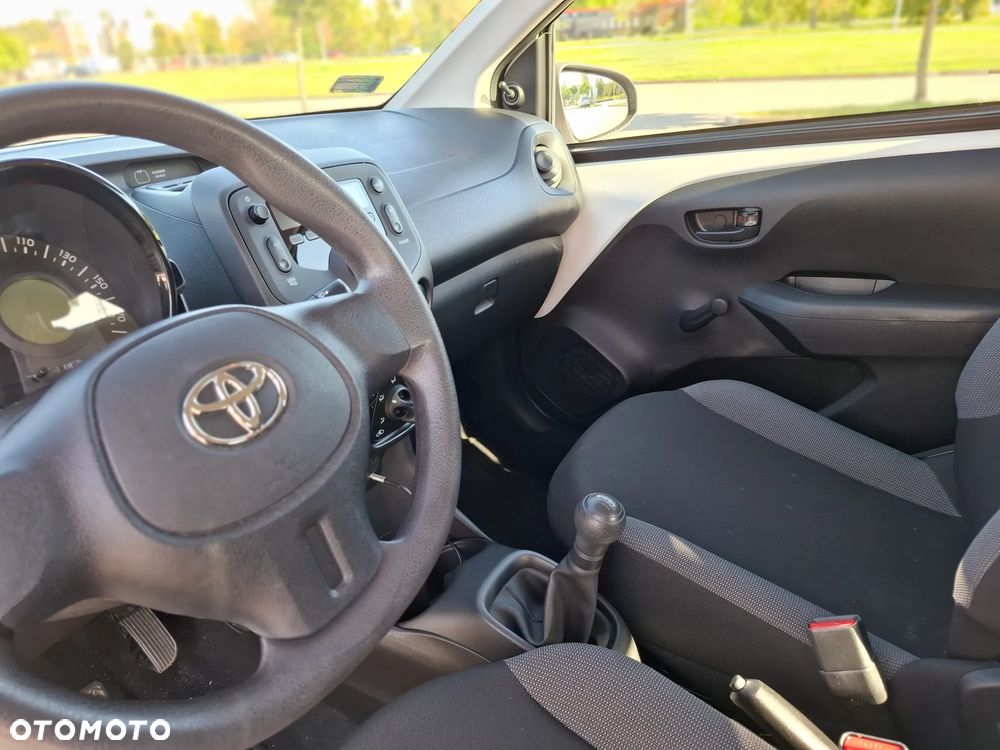 Toyota Aygo x - 6