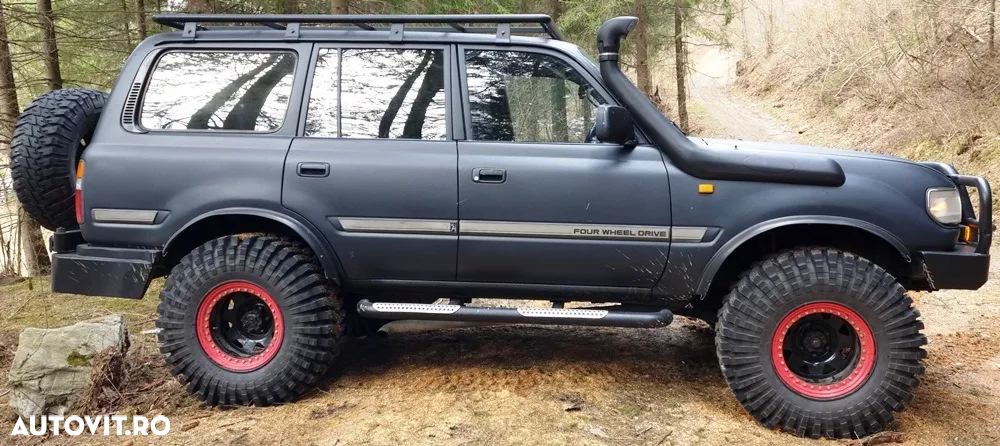 Toyota Land Cruiser - 35