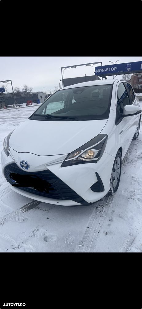 Toyota Yaris 1.5 VVT-i HSD Terra - 1