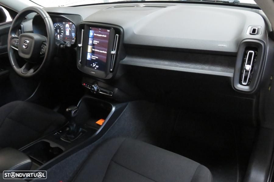 Volvo XC 40 1.5 T3 Momentum - 9