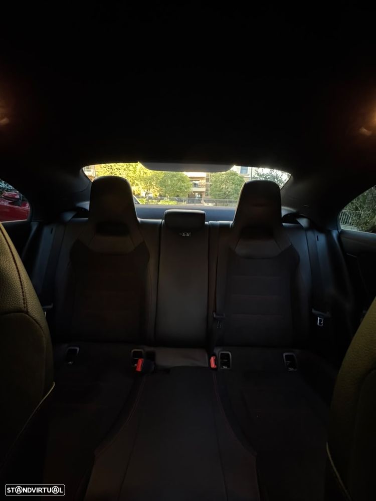 Mercedes-Benz CLA 250 e AMG Line — photo 2