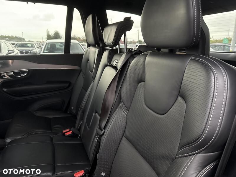 Volvo XC 90 - 22