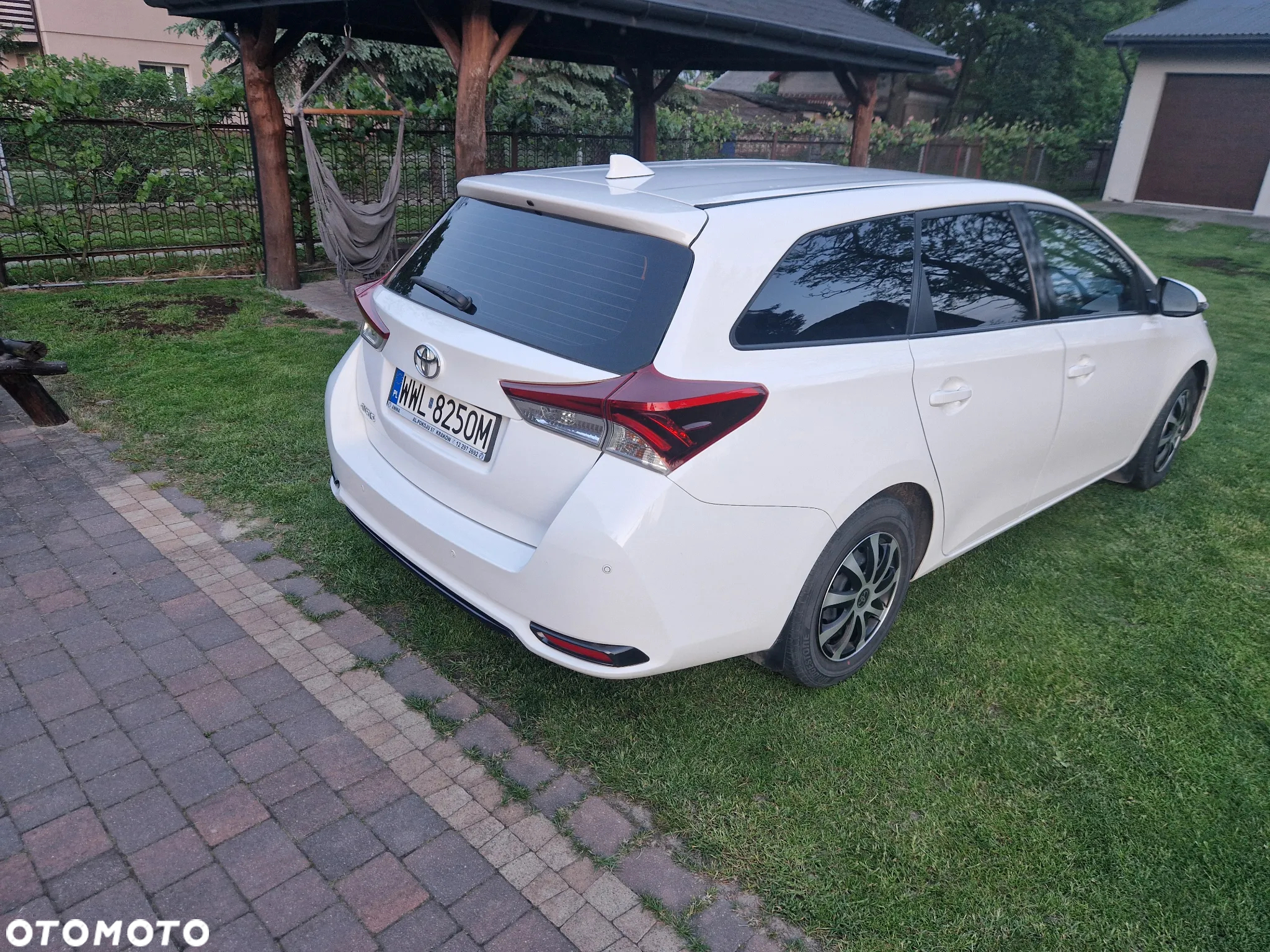 Toyota Auris 1.4 D-4D Active - 5