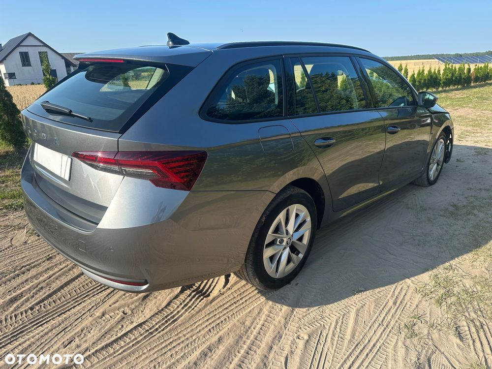 Skoda Octavia 2.0 TDI DSG Edition Plus - 2