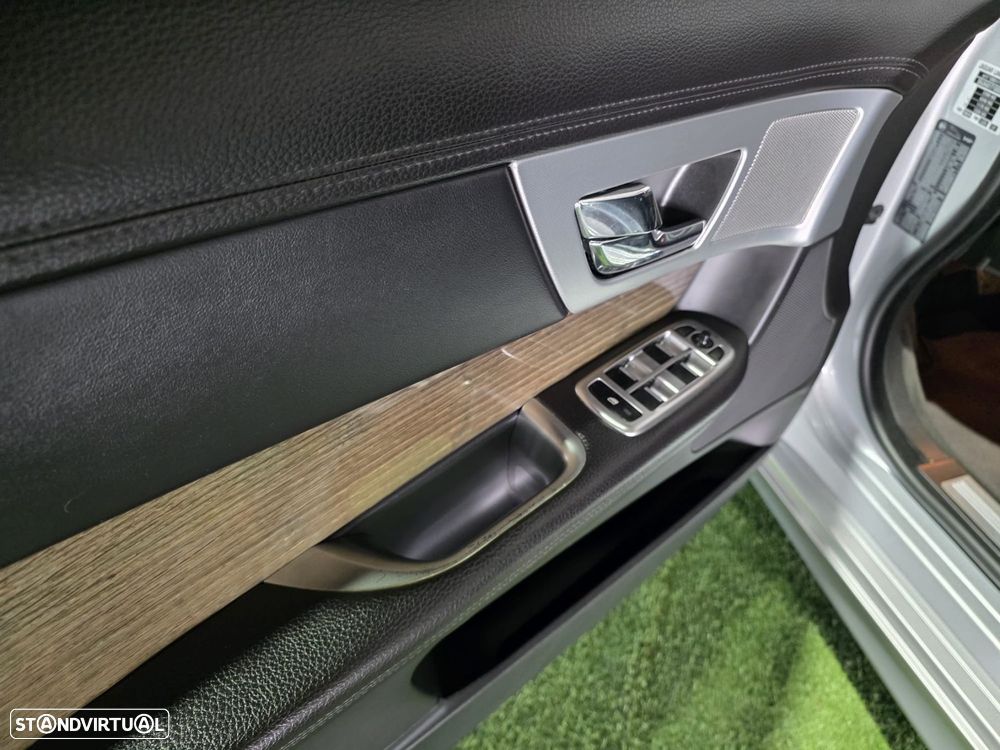 Jaguar XF Sportbrake 2.2 - 9