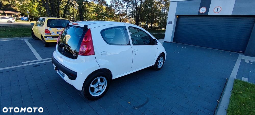 Peugeot 107 1.4 HDI Trendy - 12