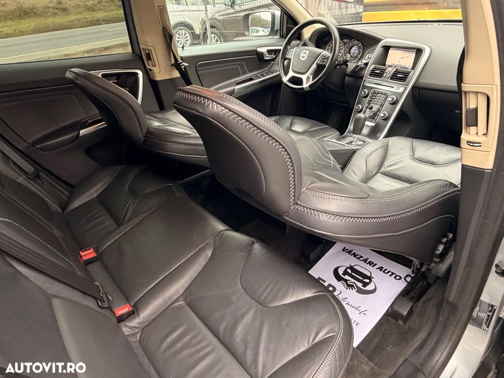 Volvo XC 60 D4 AWD Geartronic Ocean Race - 22