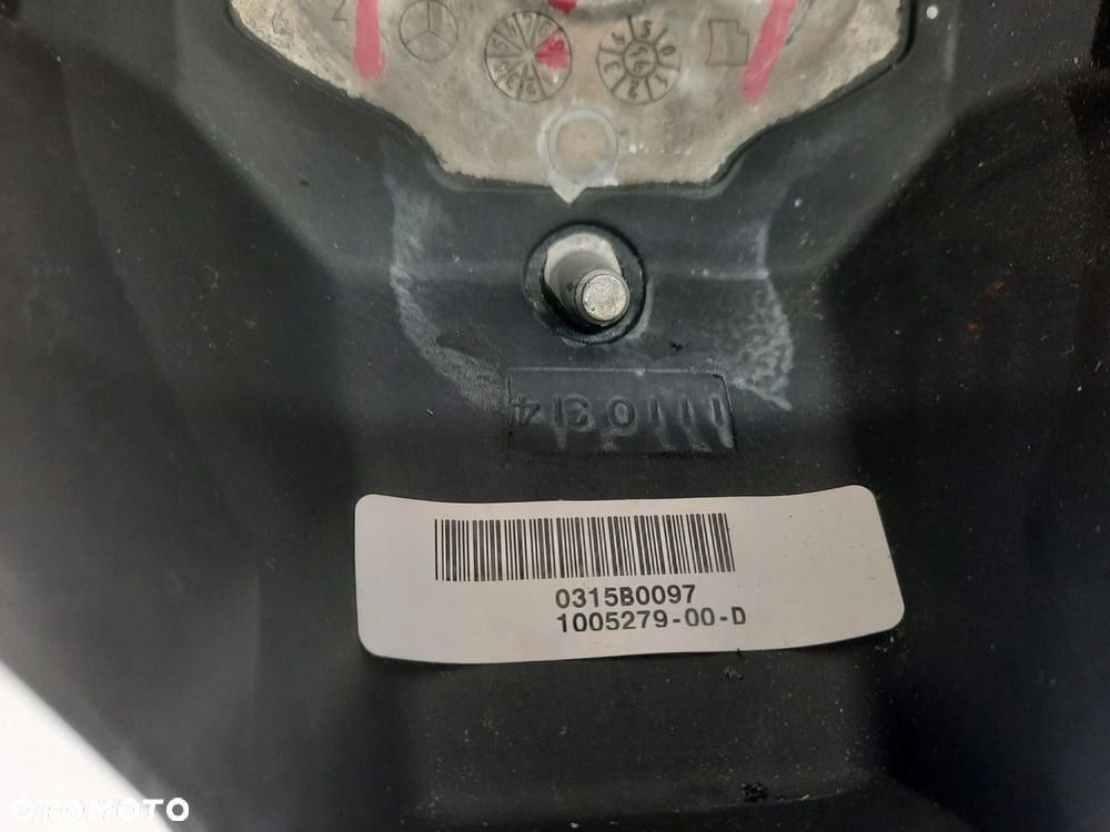 TESLA MODEL S KIEROWNICA SKÓRZANA 1005279-00-D - 3