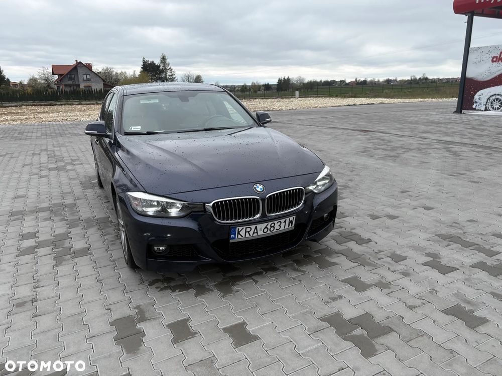 BMW Seria 3 330i - 22