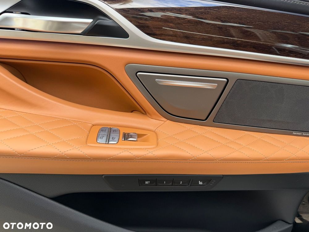 BMW Seria 7 750Li xDrive - 11