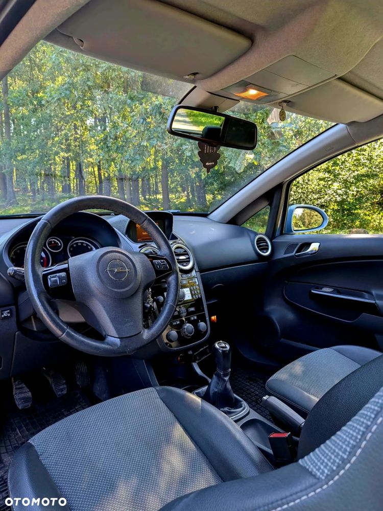 Opel Corsa 1.4 16V Enjoy - 9