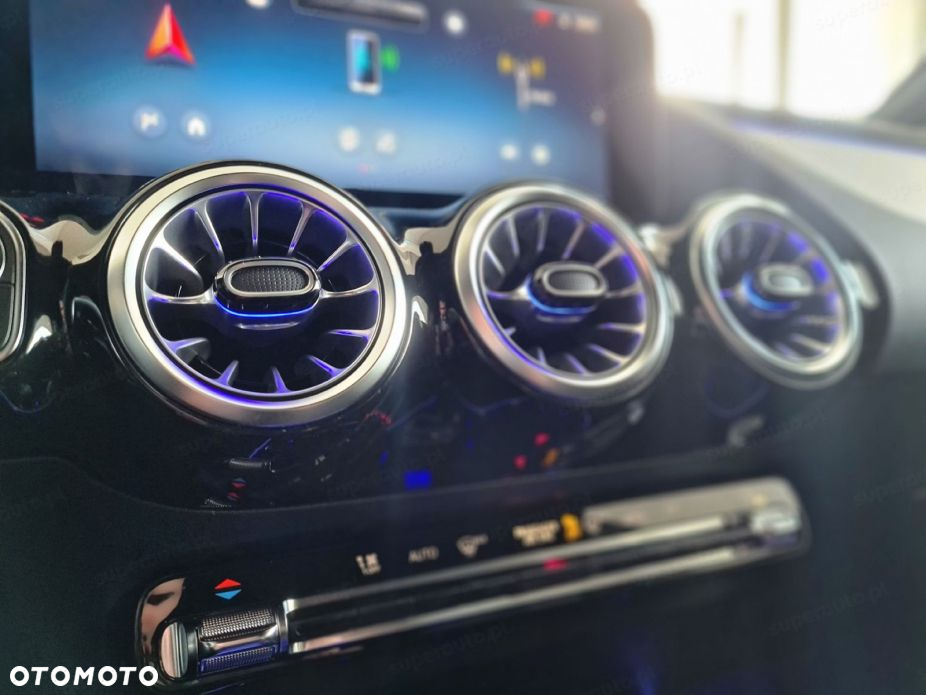 Mercedes-Benz GLA - 6