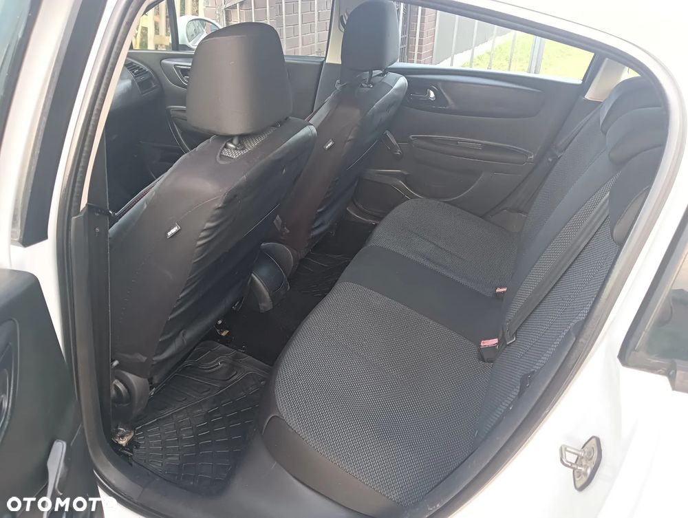 Citroën C4 1.4 16V Style - 8