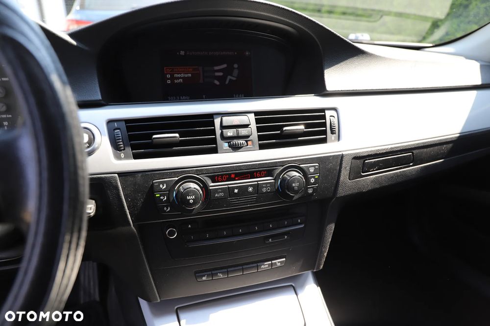 BMW Seria 3 320d - 15