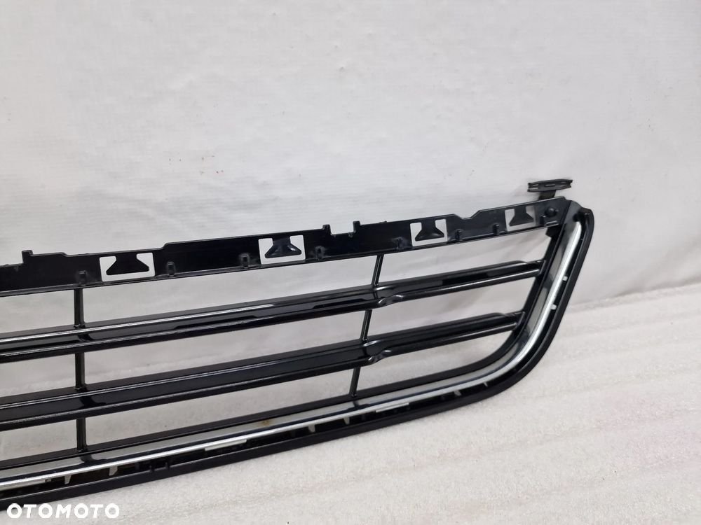 FORD MONDEO MK5 14- KRATKA ŚRODKOWA ZDERZAKA PRZEDNIEGO PRZÓD Z CHROMEM , NR DS73-178968-K , NR AUKCJI KR462 - 5