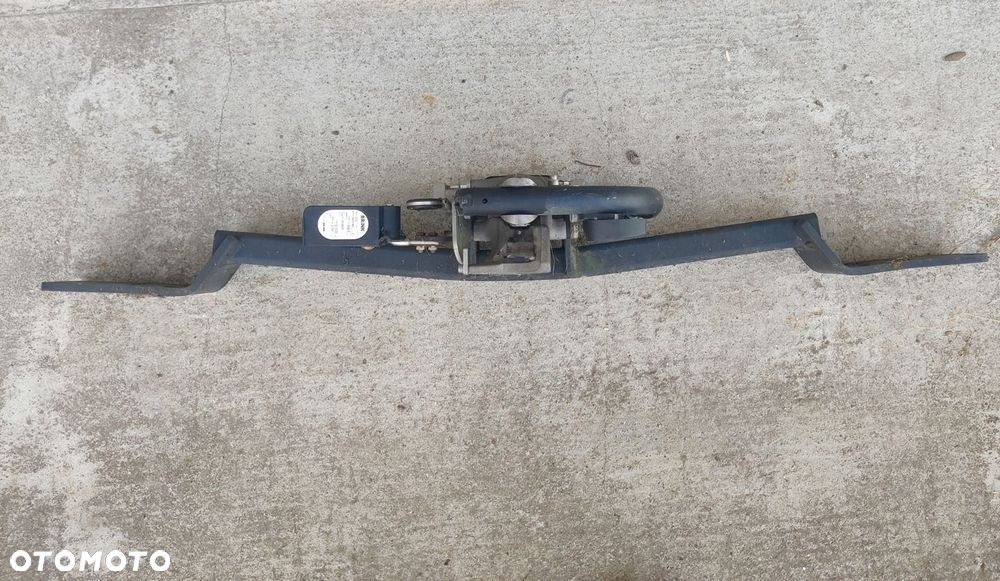 Hak holowniczy Mercedes W204 - 4