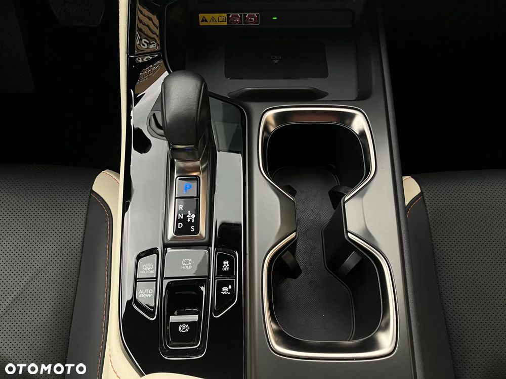 Lexus NX 450h+ Omotenashi AWD - 34