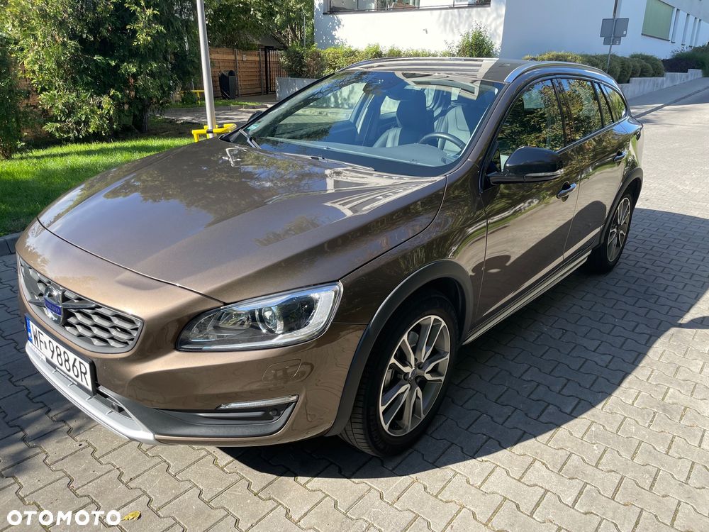 Volvo V60 Cross Country T5 AWD Summum - 4