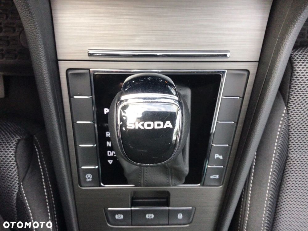 Skoda Superb 2.0 TDI SCR Style DSG - 11