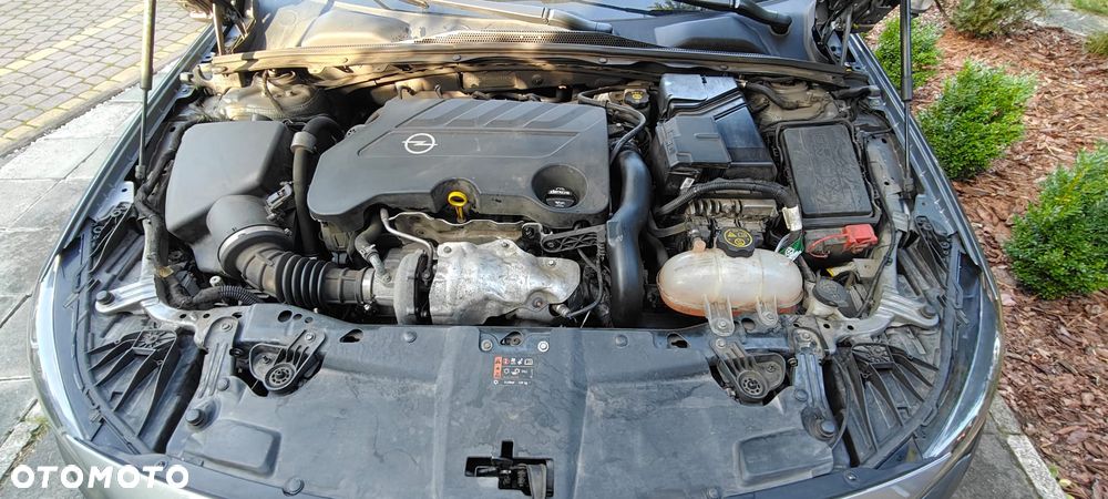 Opel Insignia - 25