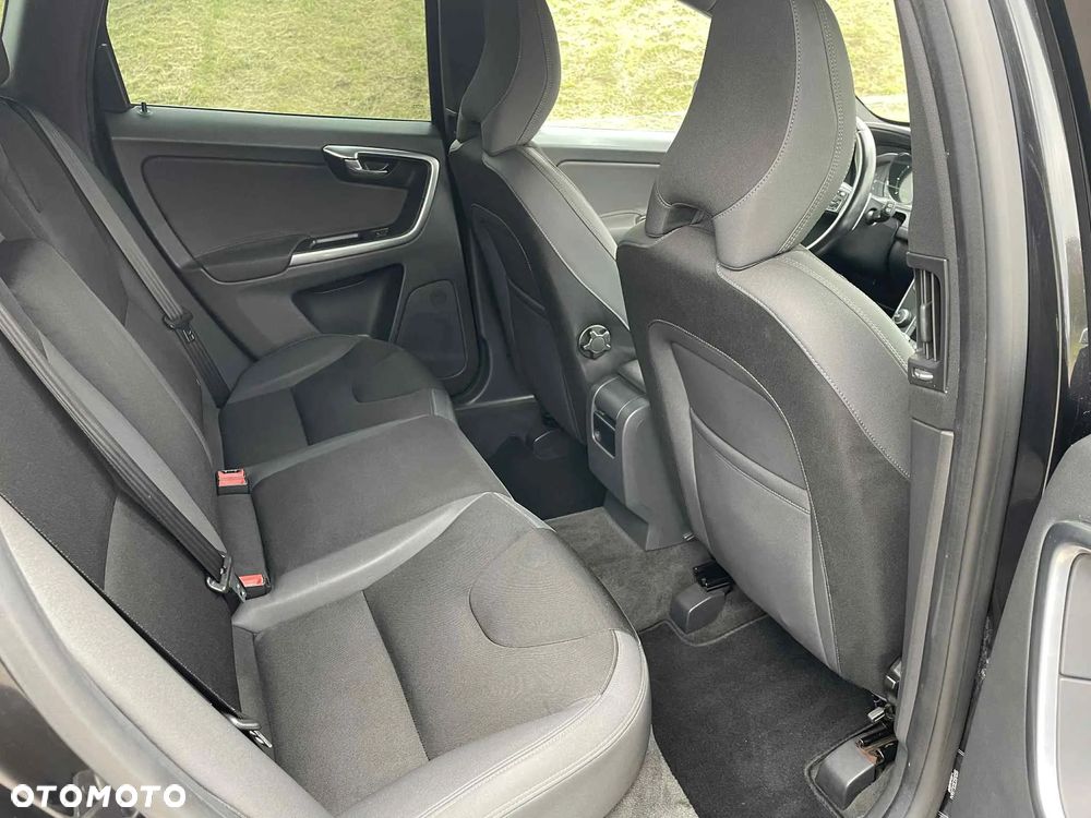 Volvo XC 60 D4 Drive-E Momentum - 20
