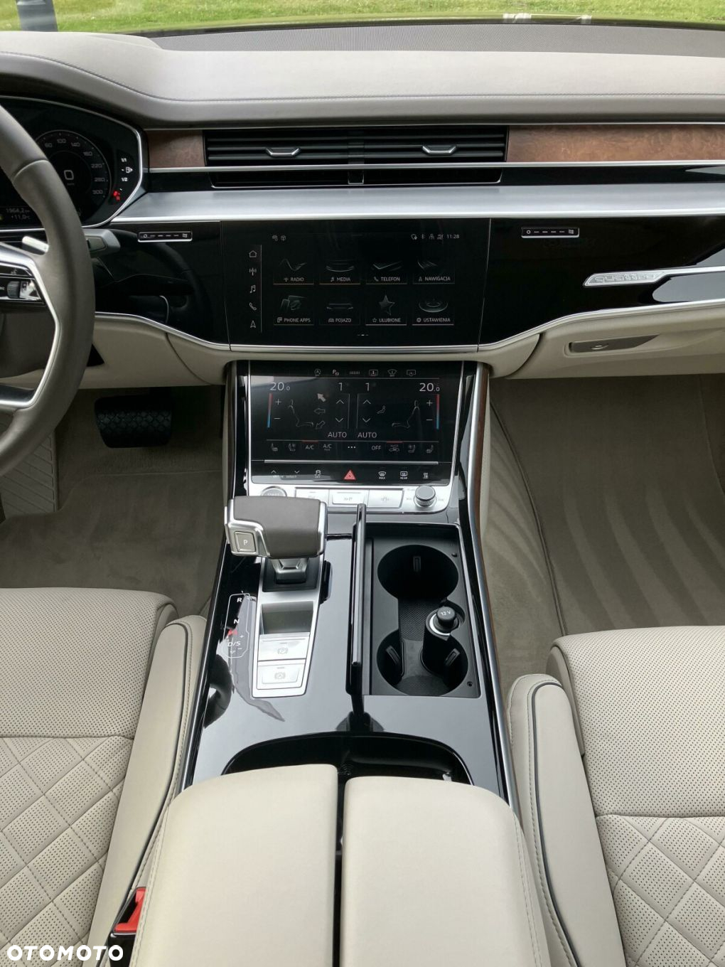 Audi A8 - 12