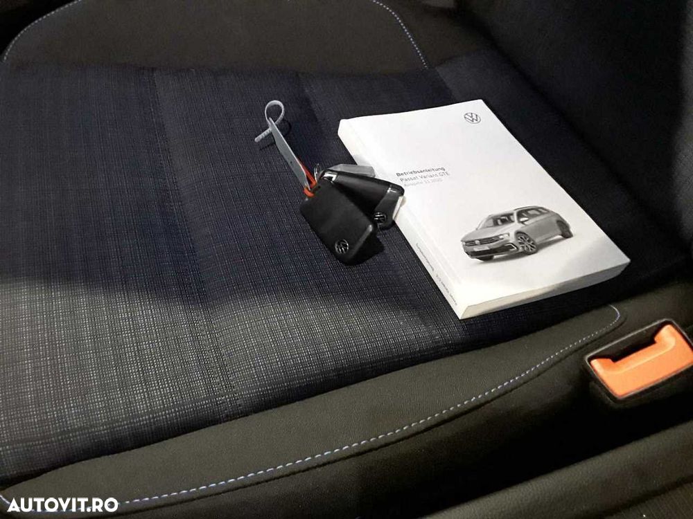 Volkswagen Passat - 16