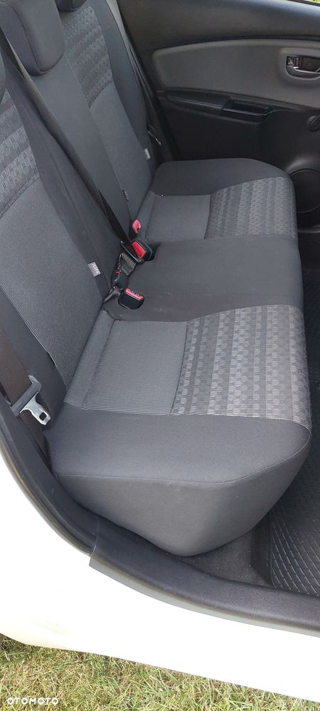 Toyota Yaris 1.0 Active EU6 - 8