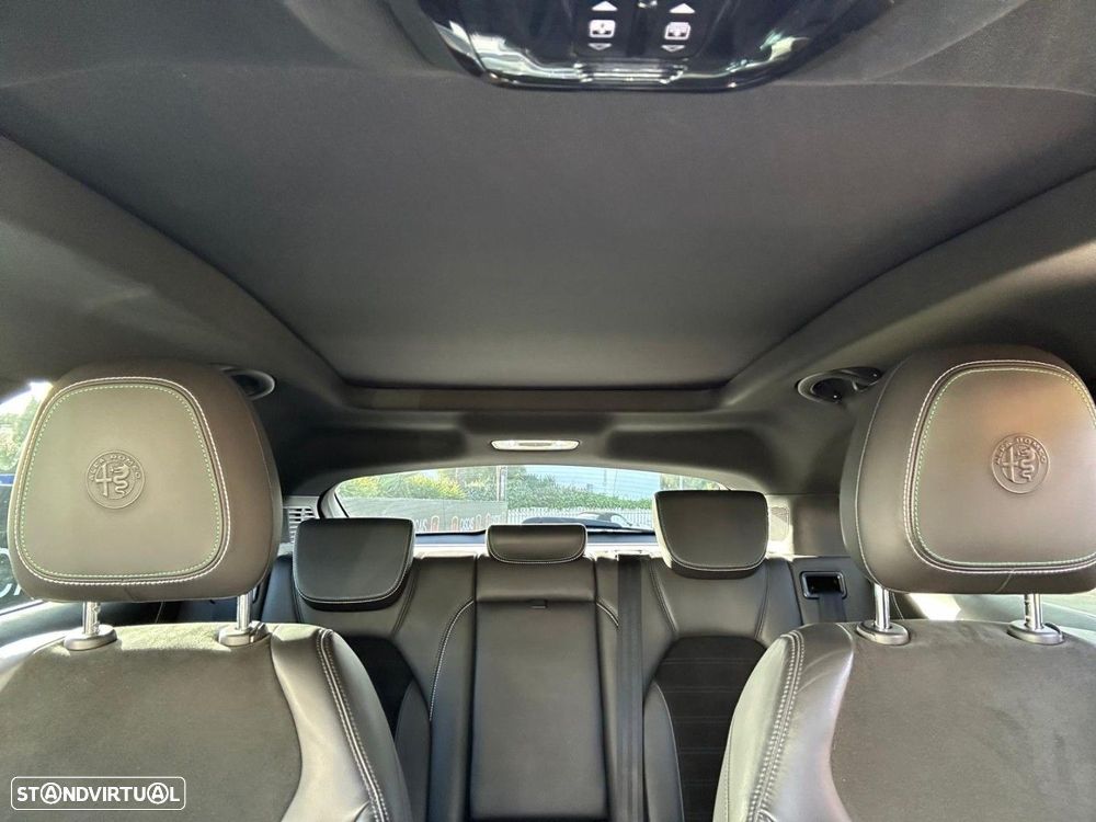 Alfa Romeo Stelvio V6 2.9 Bi-Turbo AT8-Q4 Quadrifoglio - 24