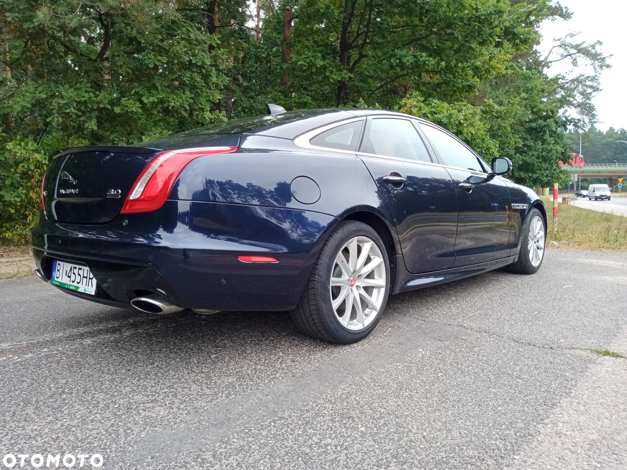 Jaguar XJ 3.0 T AWD R-Sport - 6