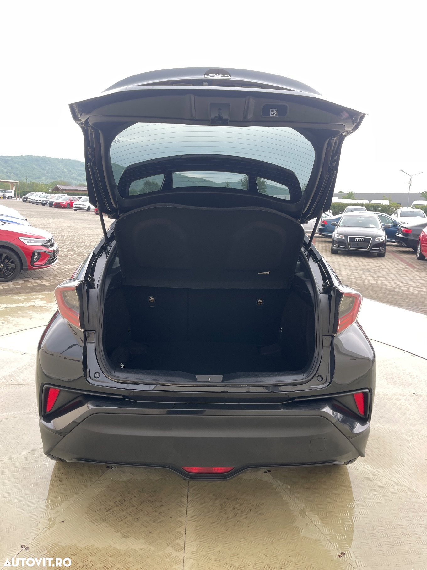 Toyota C-HR Hybrid Club - 25
