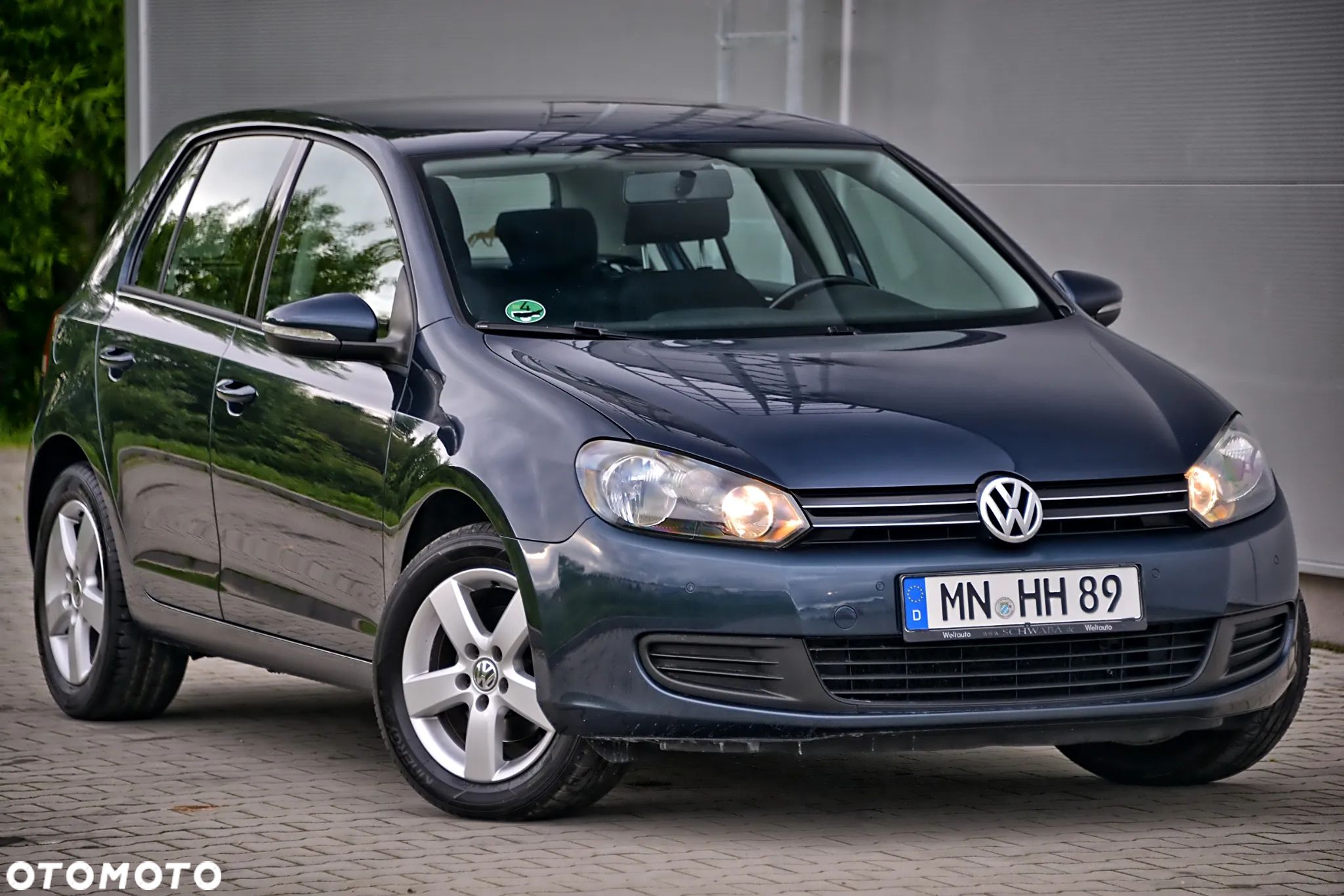 Volkswagen Golf - 1