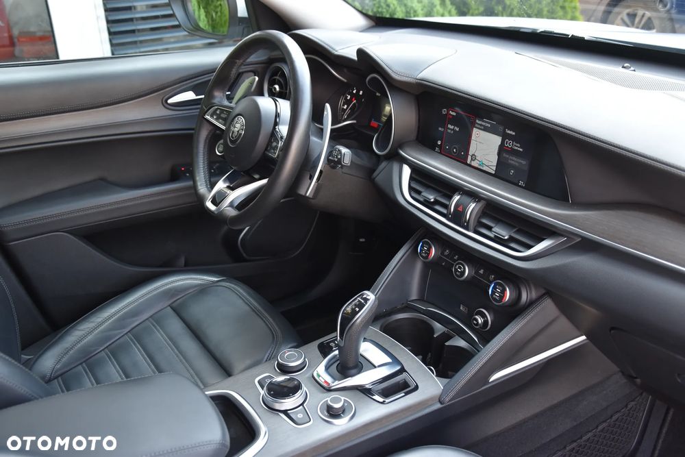 Alfa Romeo Stelvio 2.0 Turbo 16V AT8-Q4 Competizione - 21