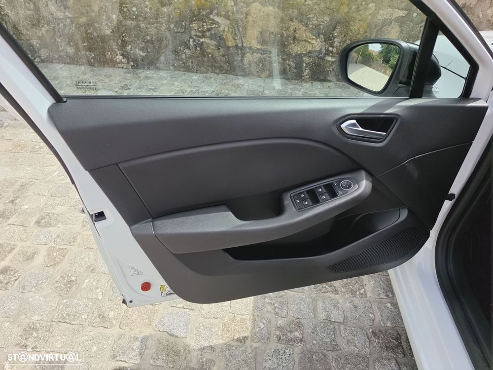 Renault Clio 1.0 TCe Evolution - 28