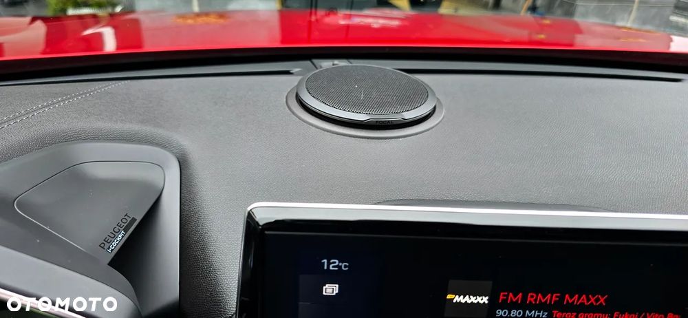 Peugeot 2008 1.2 PureTech GT Line S&S - 8