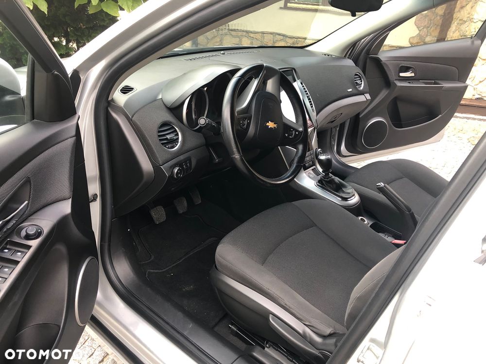 Chevrolet Cruze 1.8 LT+ - 17